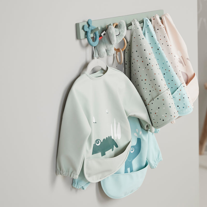 Done by Deer - Sleeved pocket bib - Plumme Box