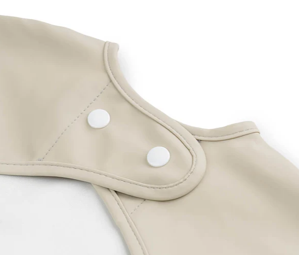 Done by Deer | Sleeved pocket bib - Plumme Box